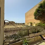 Проживание в семье Nawrat - A Gozo Hideaway *