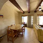 Проживание в семье Nawrat - A Gozo Hideaway Арб