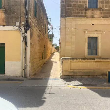 Nawrat - A Gozo Hideaway Проживание в семье Арб