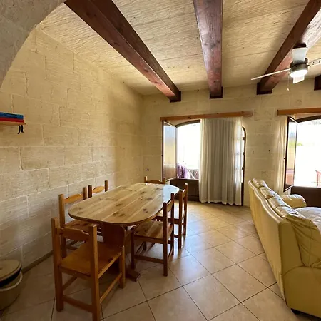 Rum i privatbostad Nawrat - A Gozo Hideaway Għarb